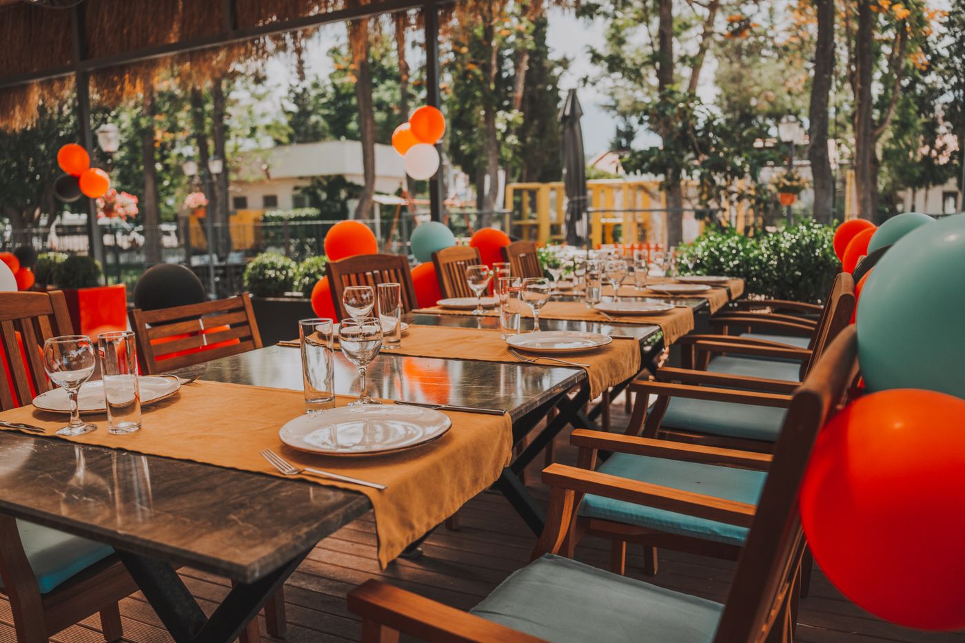 Salón social preparado para un cumpleaños
